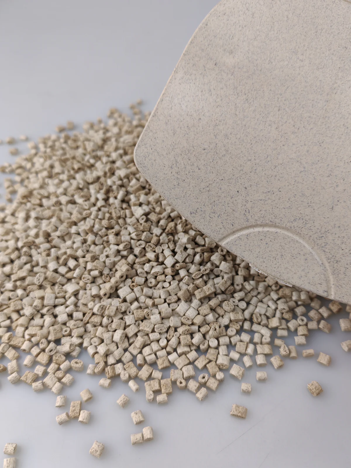 Bamboo Fiber ABS Composite pellets and sample plaque